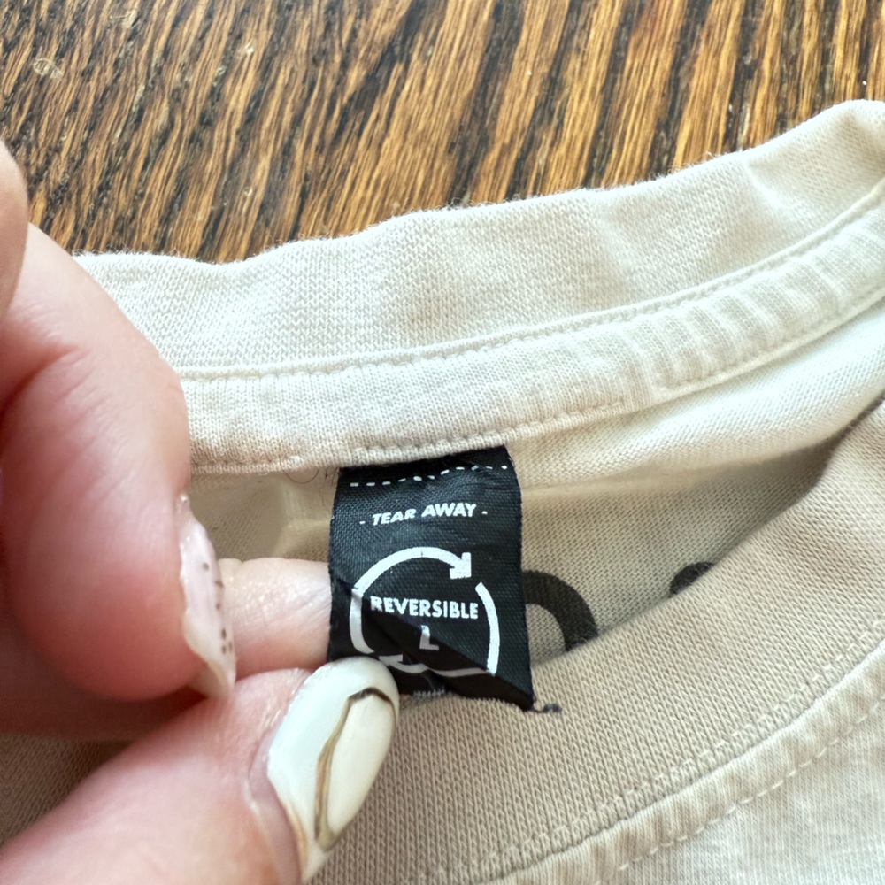Reversible L&V Tee - Picture 2 of 4